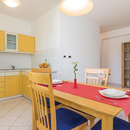 Cozy Apartment In Porec With Wifi Eksteriør billede