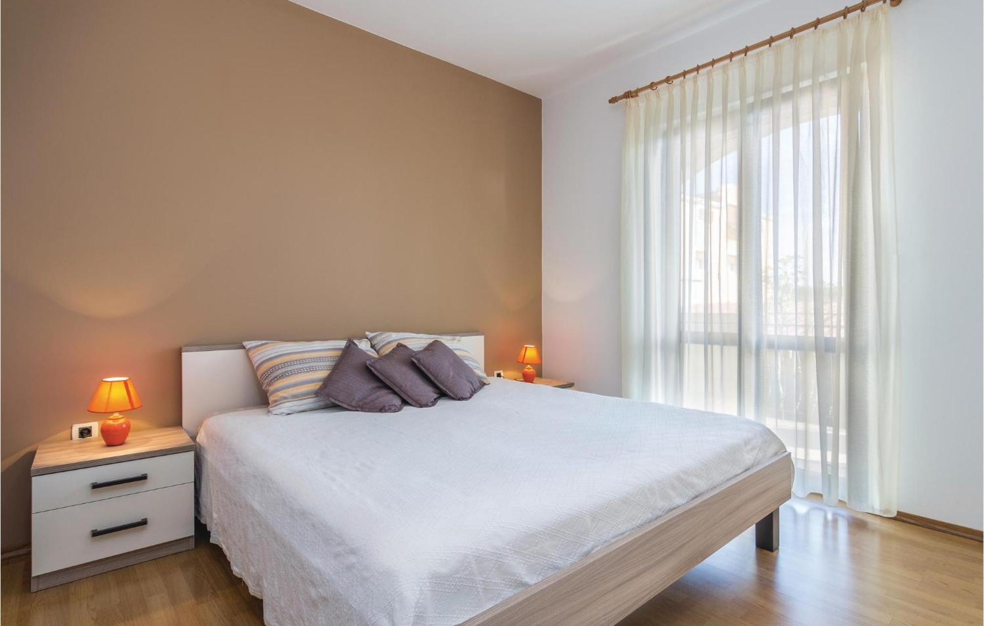 Cozy Apartment In Porec With Wifi Eksteriør billede
