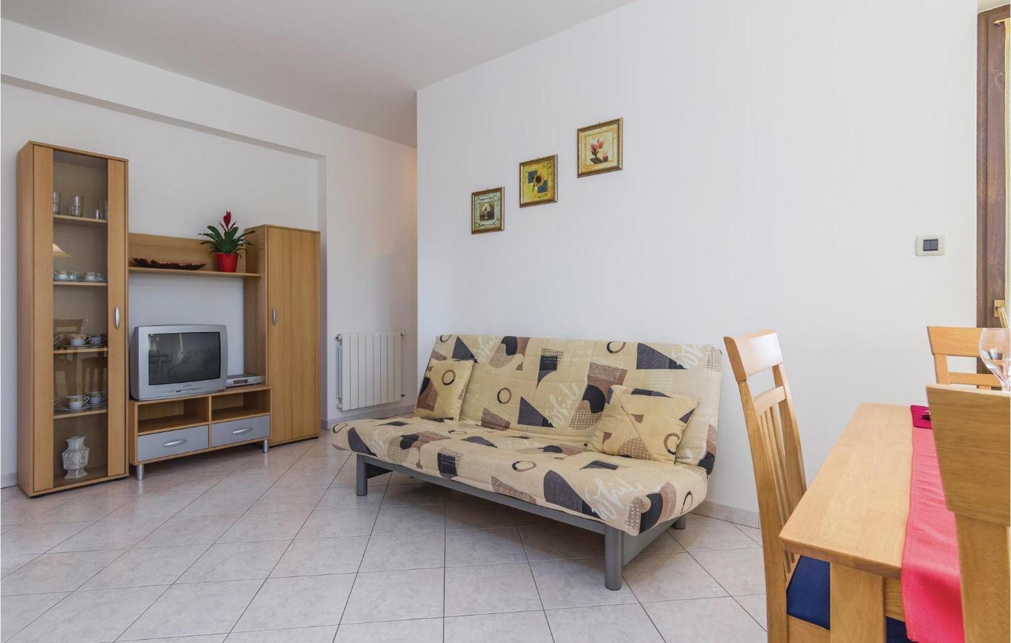 Cozy Apartment In Porec With Wifi Eksteriør billede