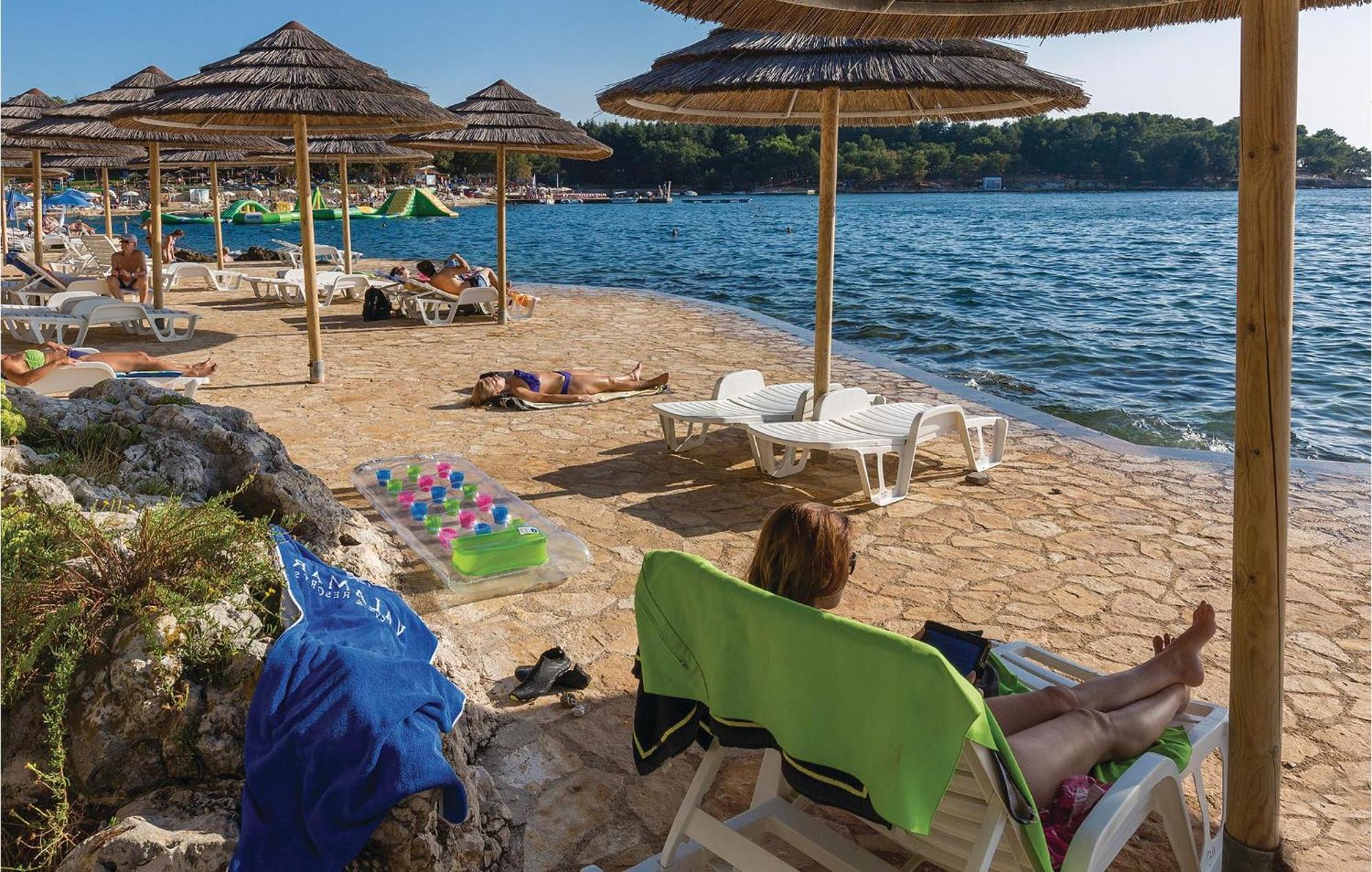 Cozy Apartment In Porec With Wifi Eksteriør billede